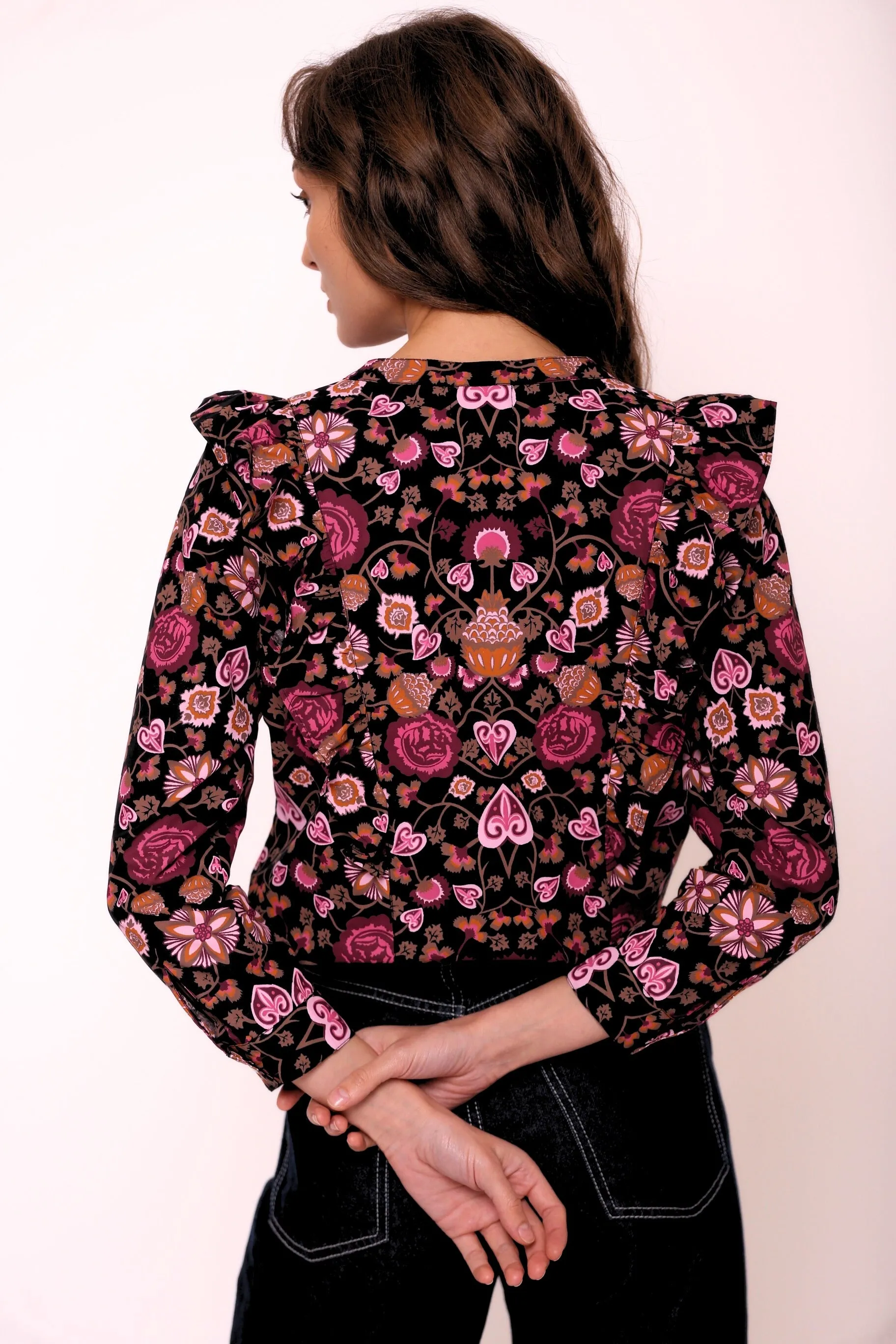 1674 Johanna Top