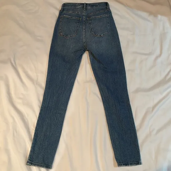 Abercrombie &amp; Fitch High Rise Super Skinny Ankle Jeans in size 24/00.