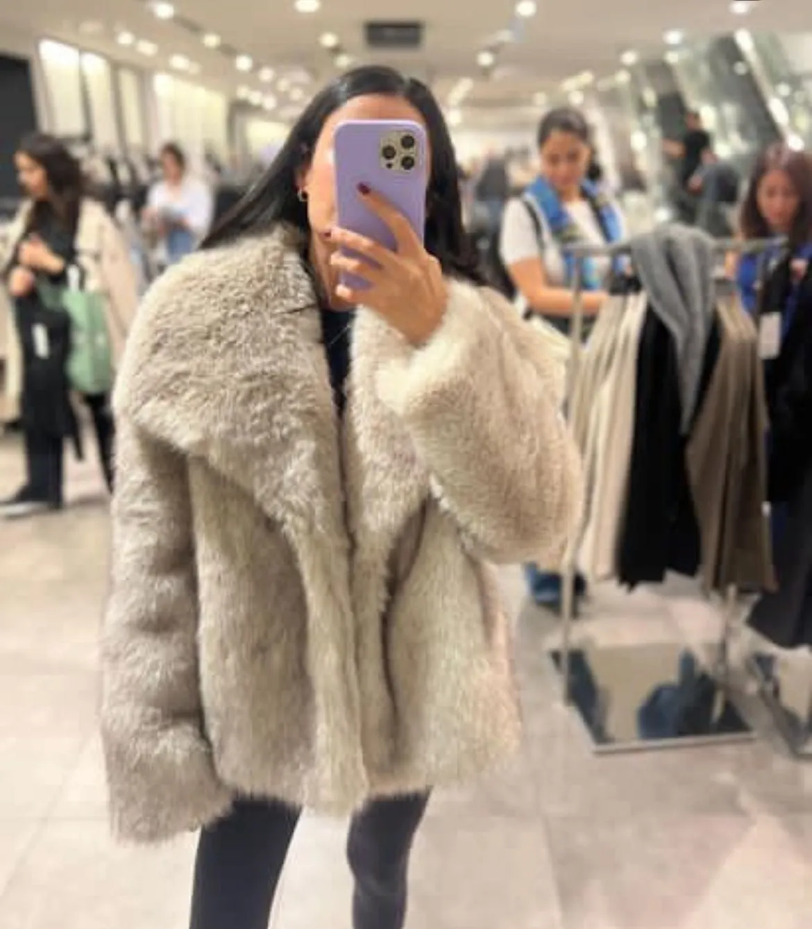 Alice - Pelzige Cropped Winterjacke für Frauen