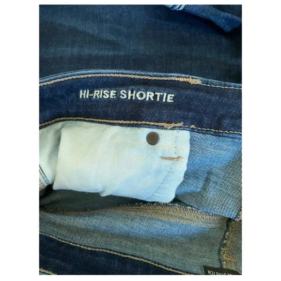 AMERICAN EAGLE Hi Rise Jean Shorts