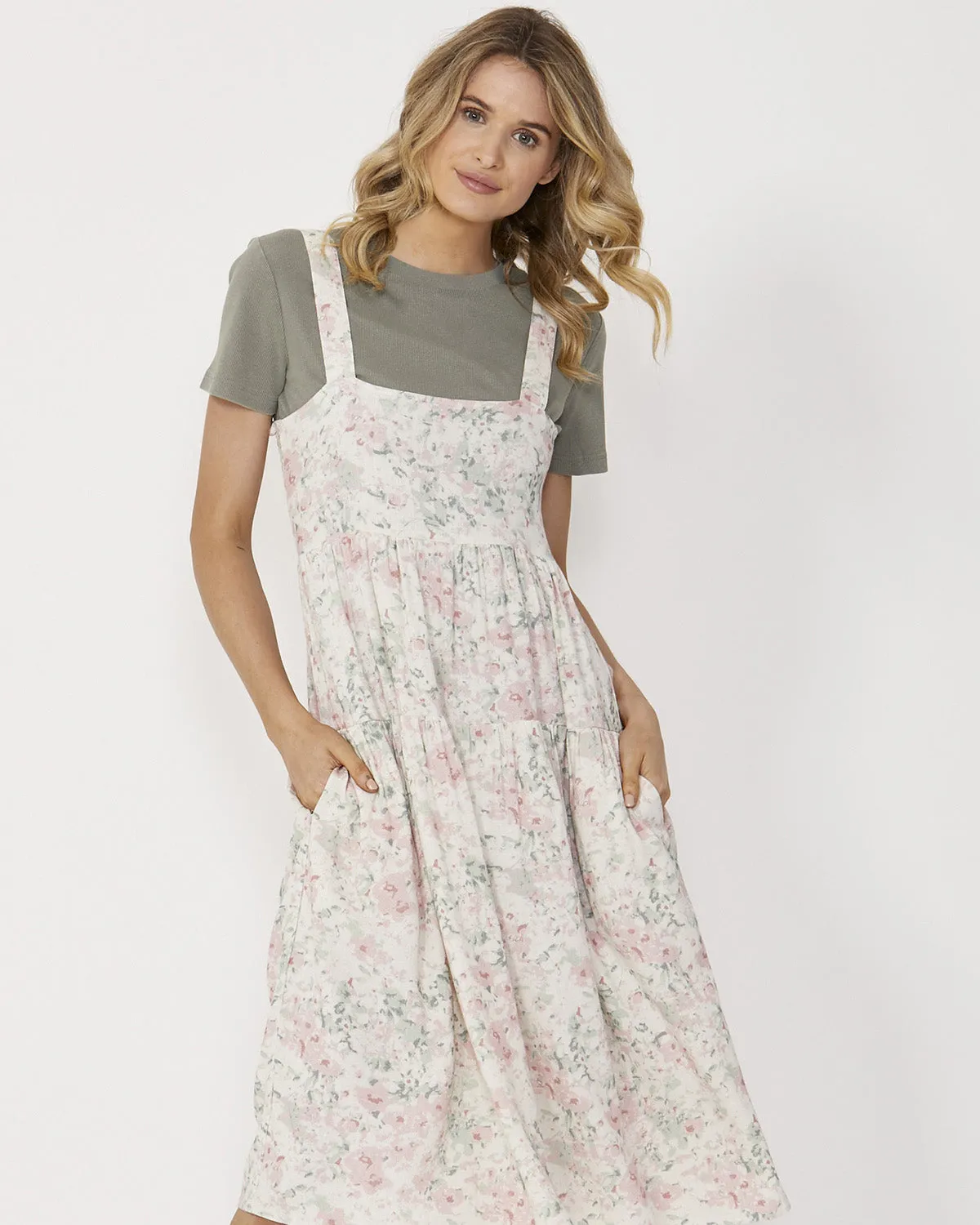 Avery Tee