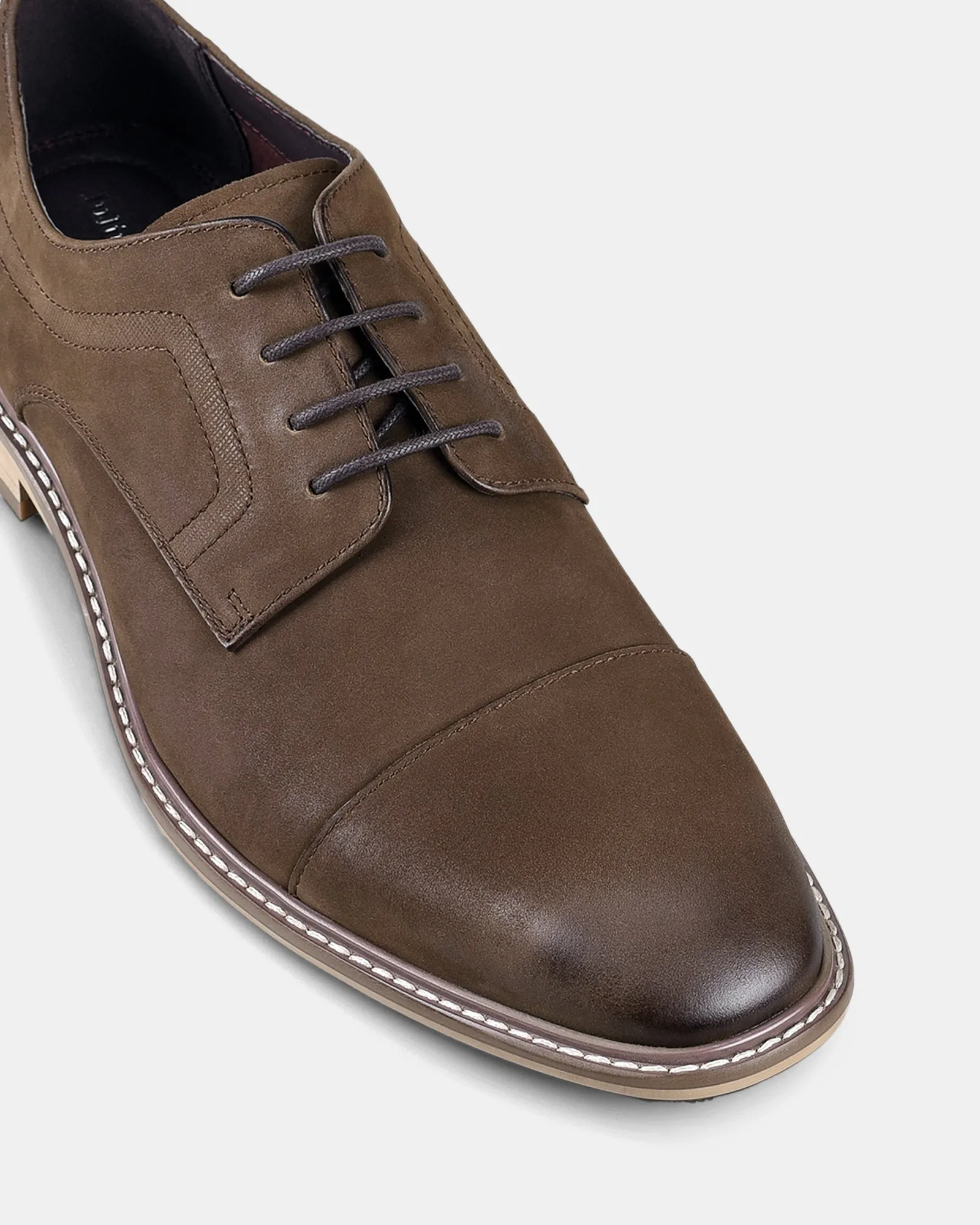 Badge Brown Nubuck