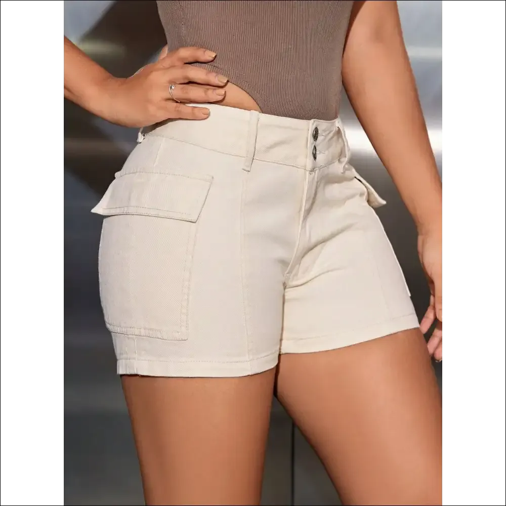 Chic Mid-Rise Denim Shorts with Pockets