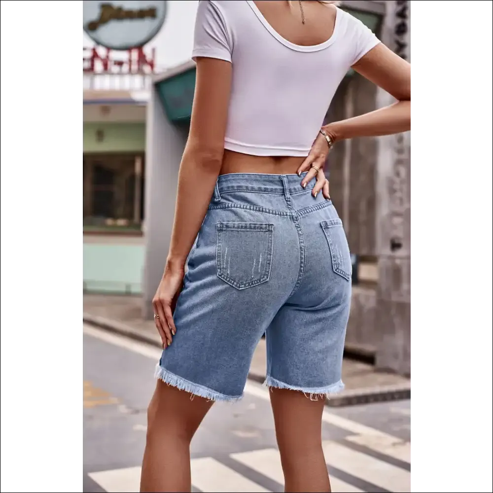 Chic Raw Hem Denim Shorts with Pockets