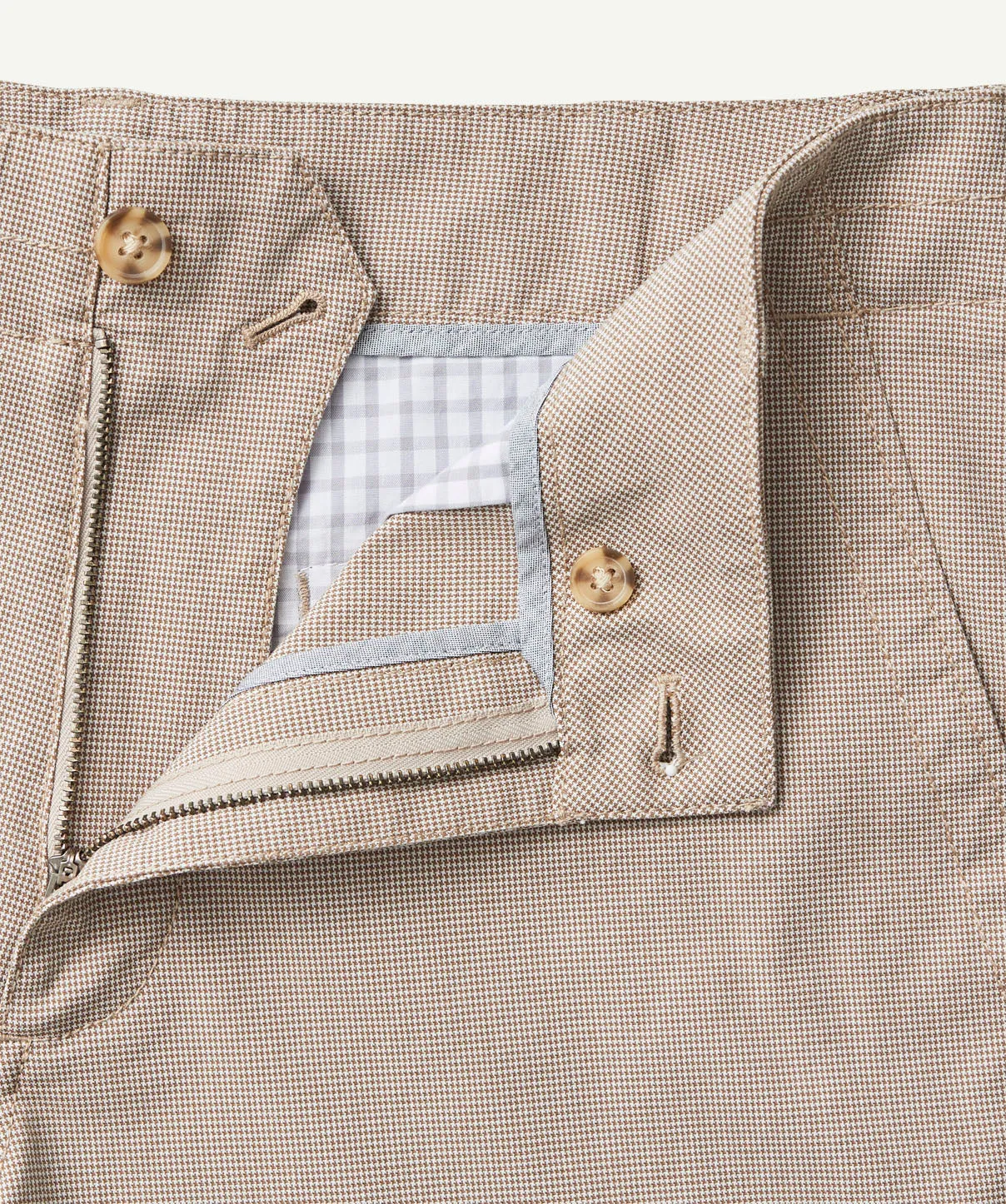 Chic Sand Active Shorts