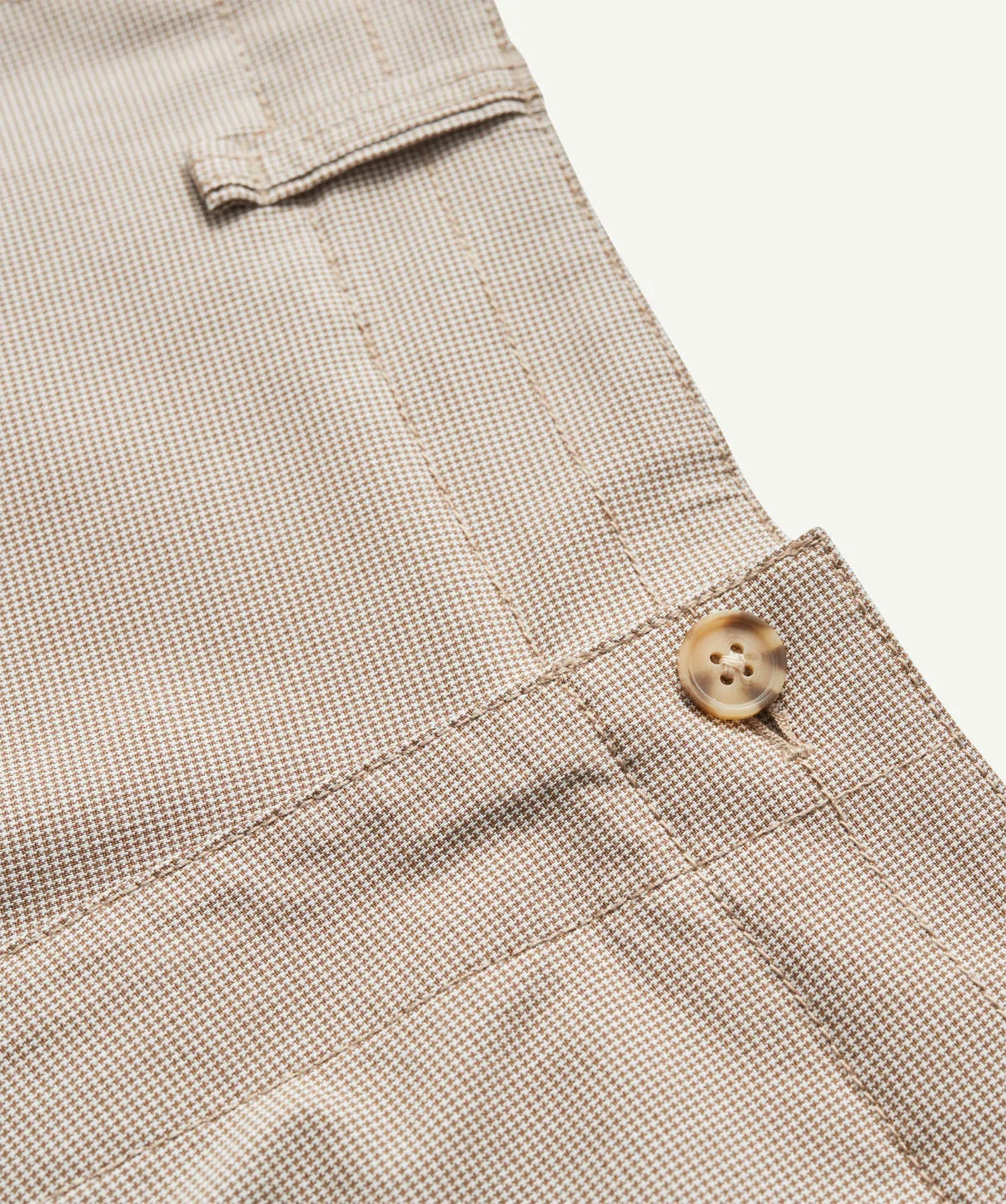 Chic Sand Active Shorts