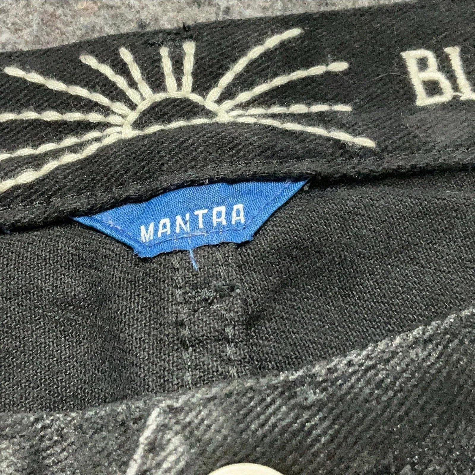 Daily Blue Women’s Matra Coated Denim Jeans, Black Straight Leg, Size 29