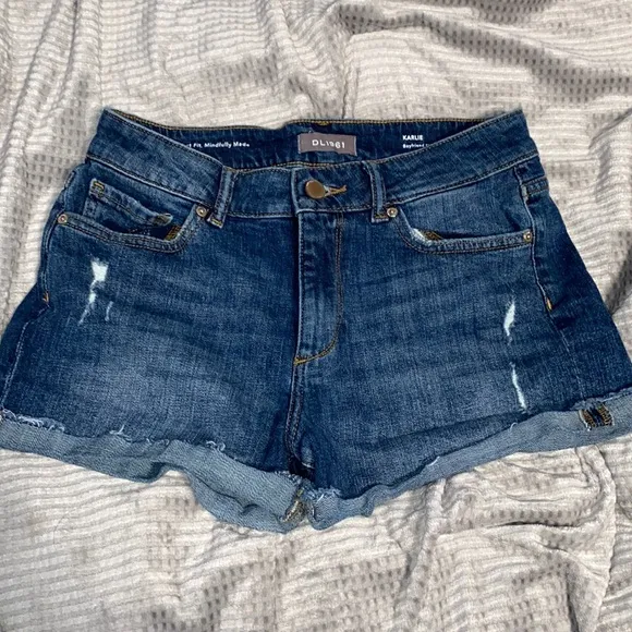 DL1961 Women's Karlie Boyfriend Darkwash Distressed Women’s Shorts sz 25 EUC