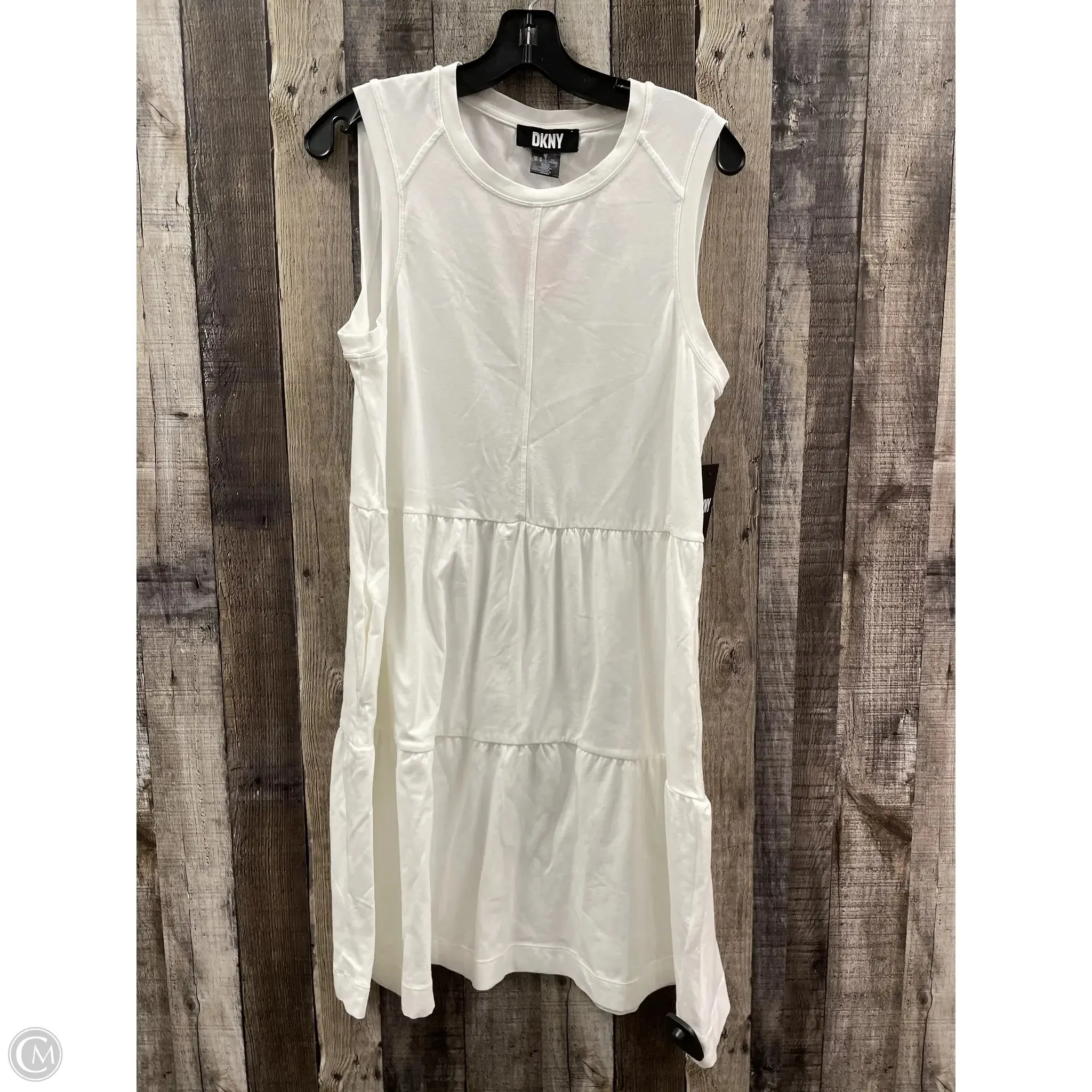 Dress Casual Short By Dkny In White, Size: M