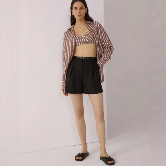 Favorite Daughter The Favorite Short in Black Size 14