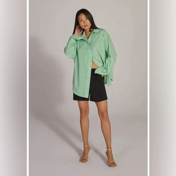 Favorite Daughter The Favorite Short in Black Size 14