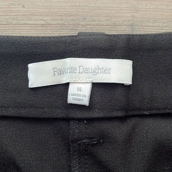 Favorite Daughter The Favorite Short in Black Size 14