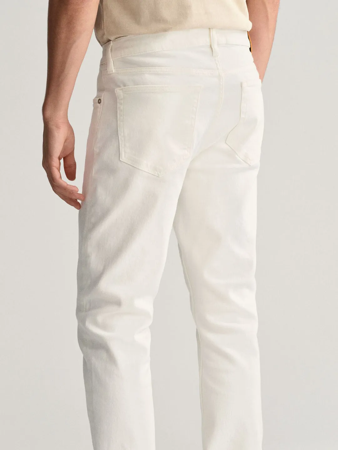 Gant Men White Solid Regular Fit Mid-Rise Jeans