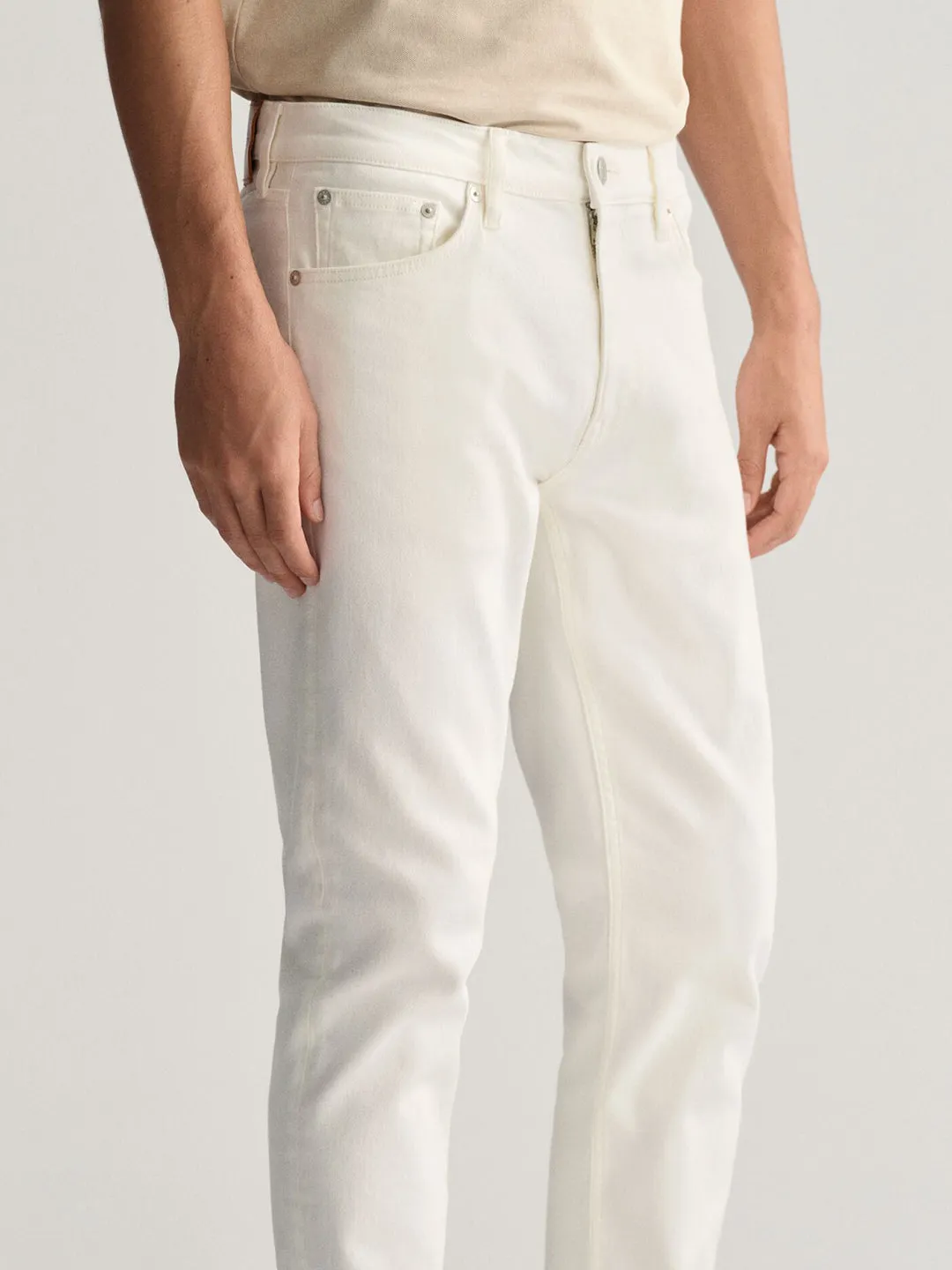 Gant Men White Solid Regular Fit Mid-Rise Jeans