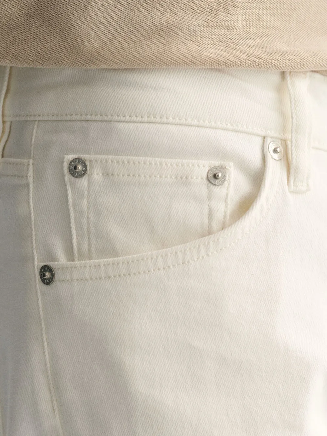 Gant Men White Solid Regular Fit Mid-Rise Jeans
