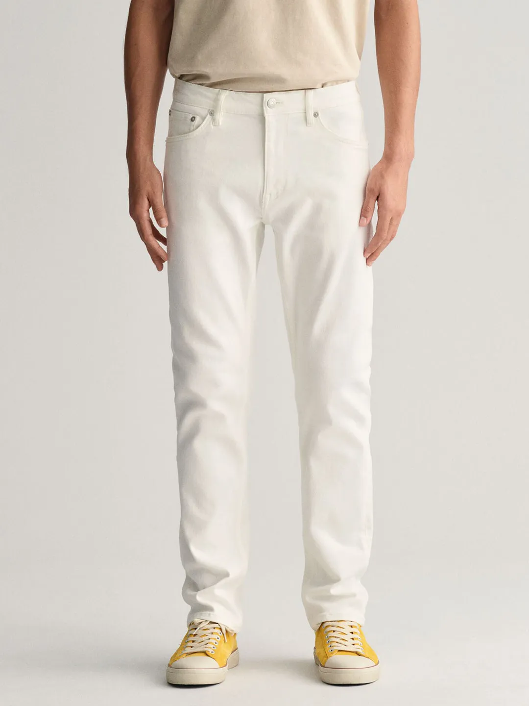Gant Men White Solid Regular Fit Mid-Rise Jeans