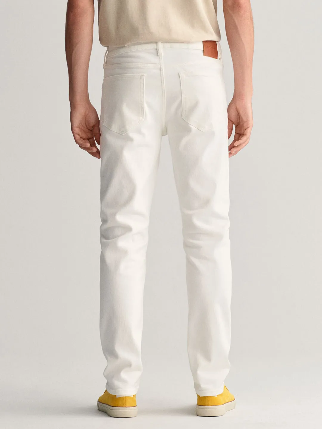 Gant Men White Solid Regular Fit Mid-Rise Jeans