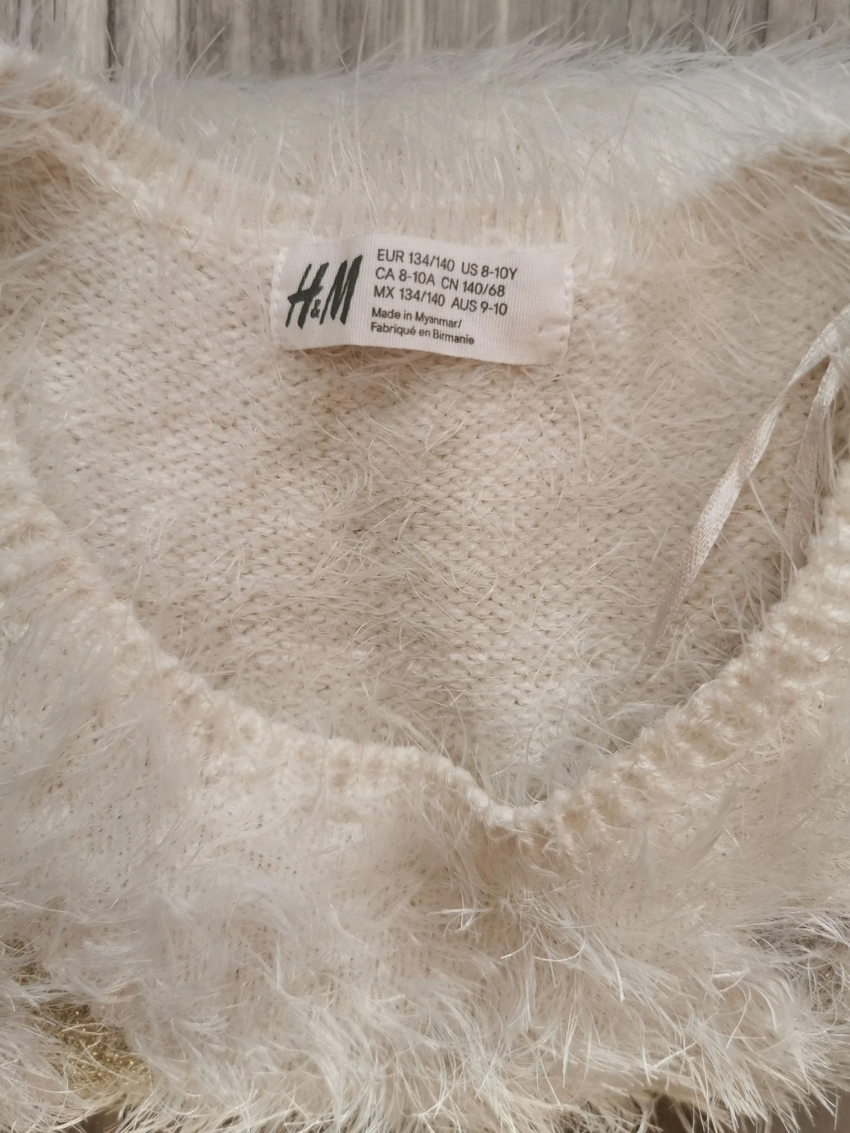 GIRL SIZE 8/10 YEARS - H&M, Super Soft Knit Sweater EUC B29