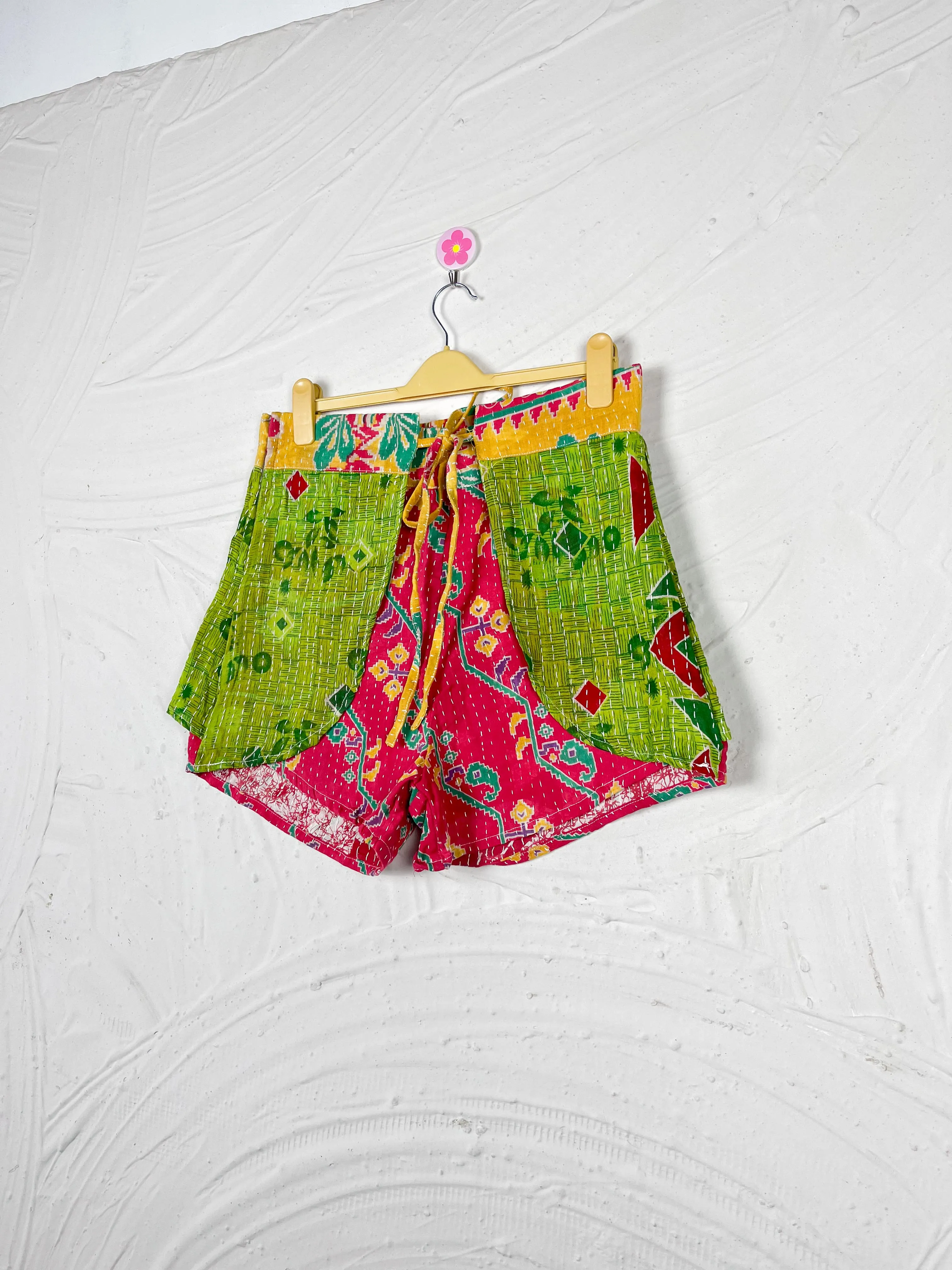 Happy Dance Shorts DCOSSH  M 22