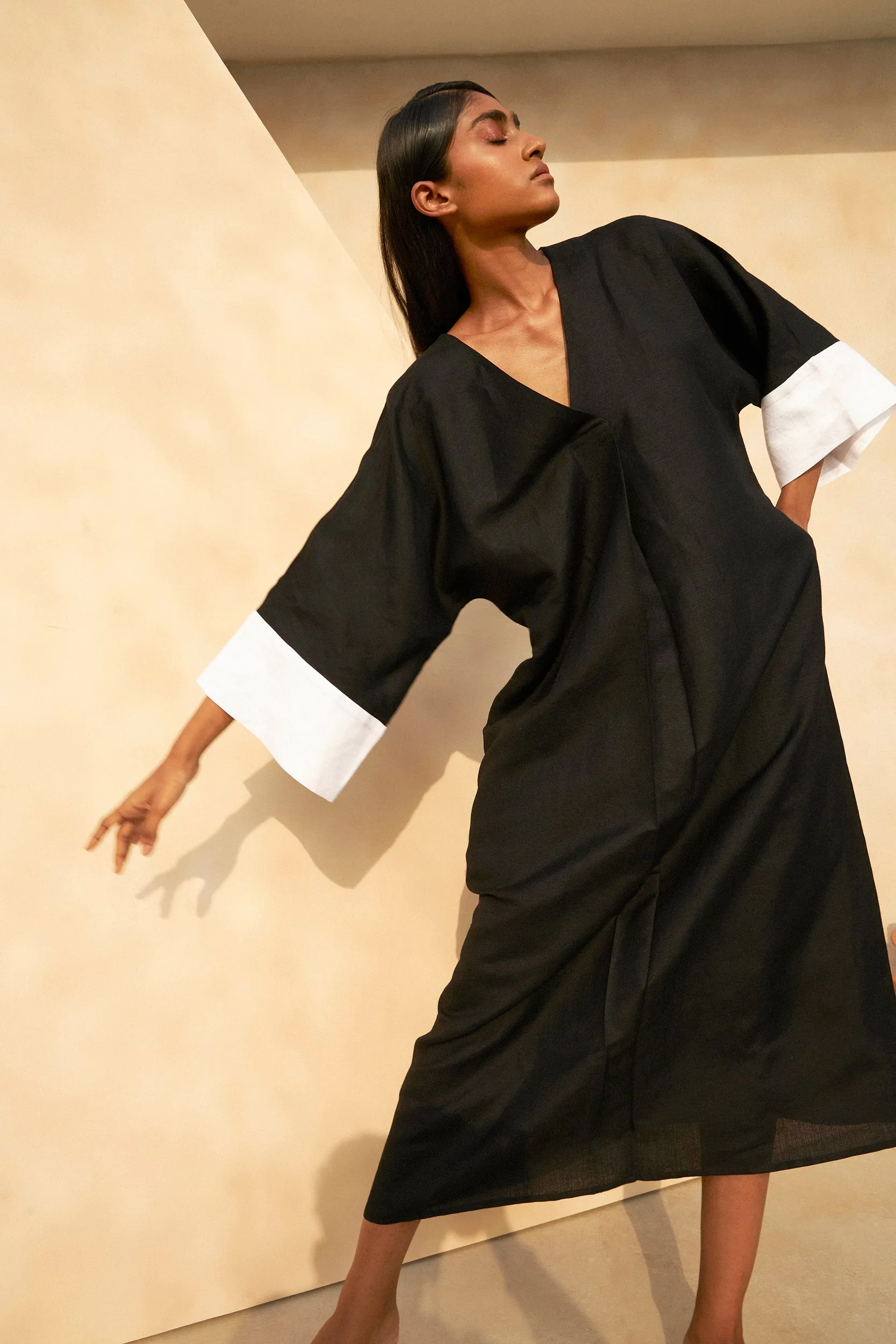 Istanbul Kaftan (Black & White)