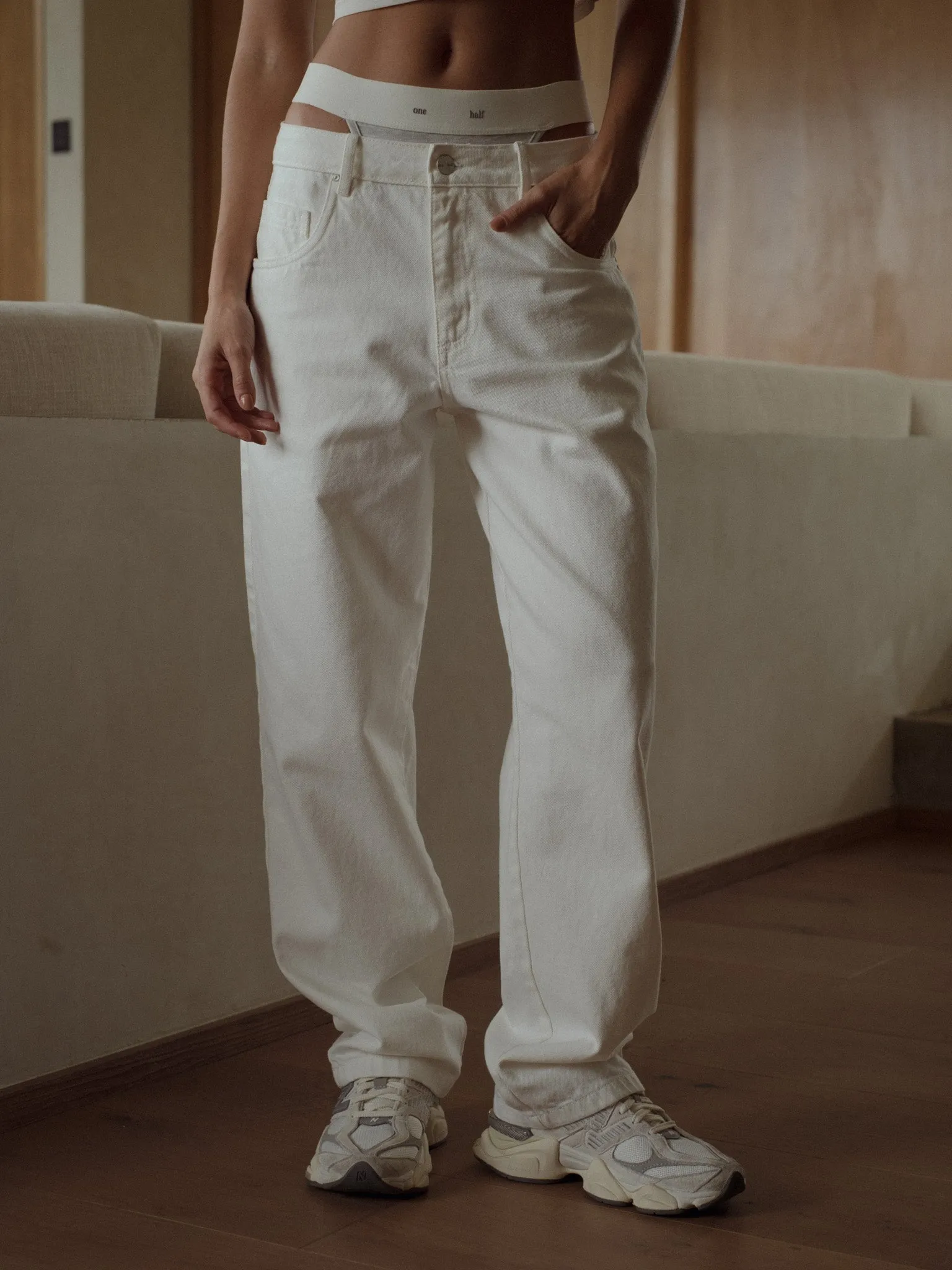 LOW RISE STRAIGHT JEAN  - SOFT WHITE