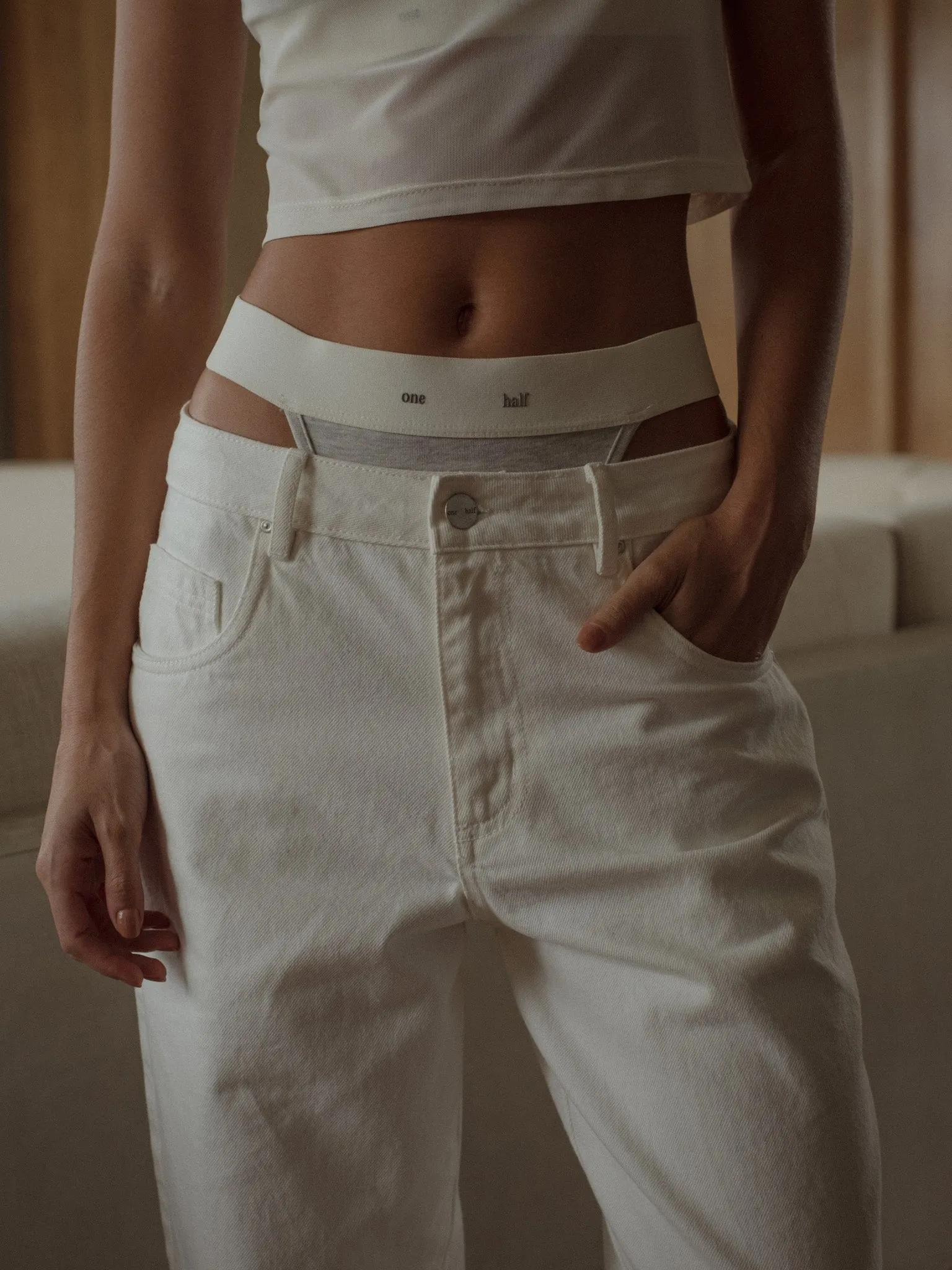 LOW RISE STRAIGHT JEAN  - SOFT WHITE
