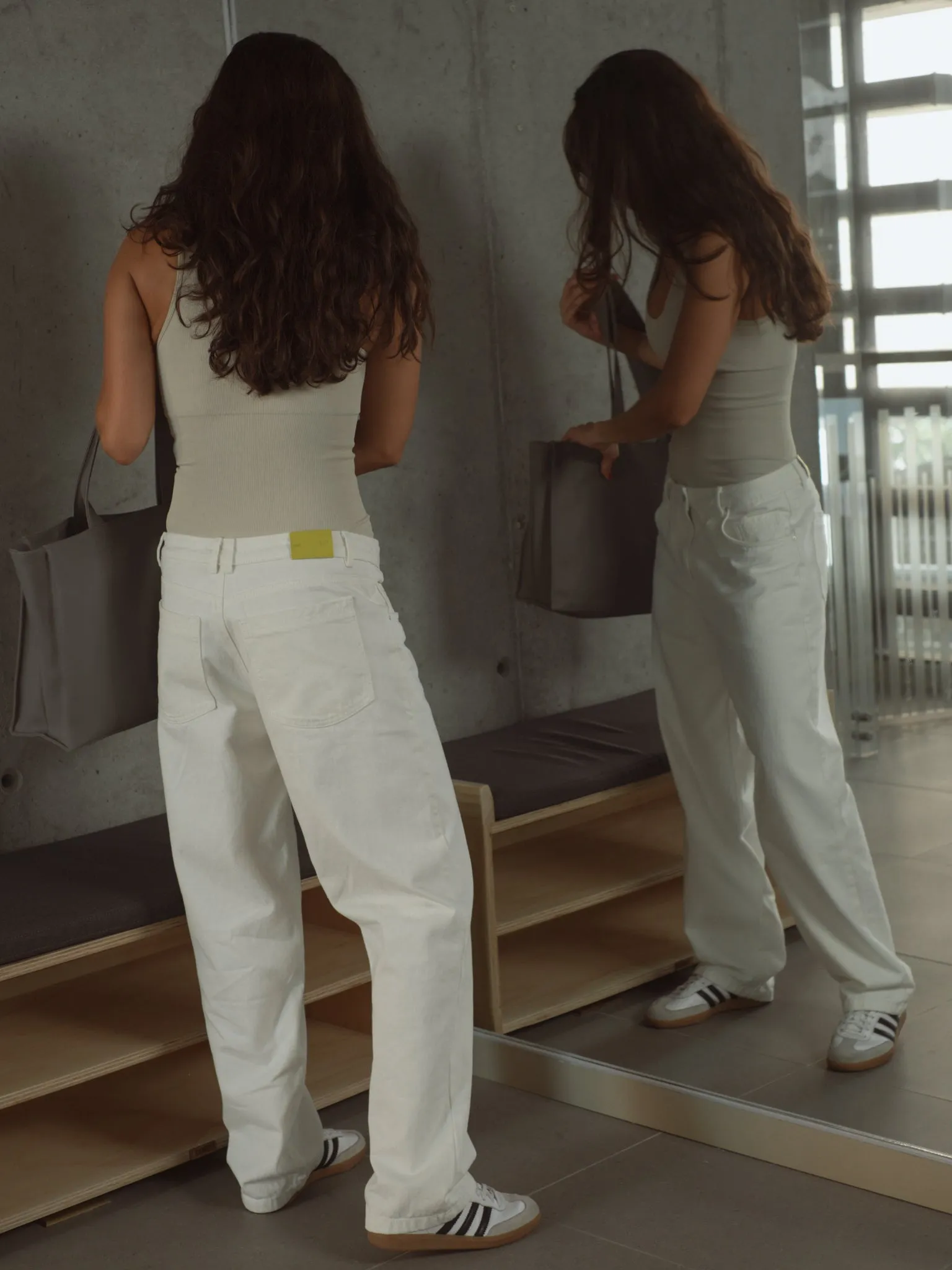LOW RISE STRAIGHT JEAN  - SOFT WHITE
