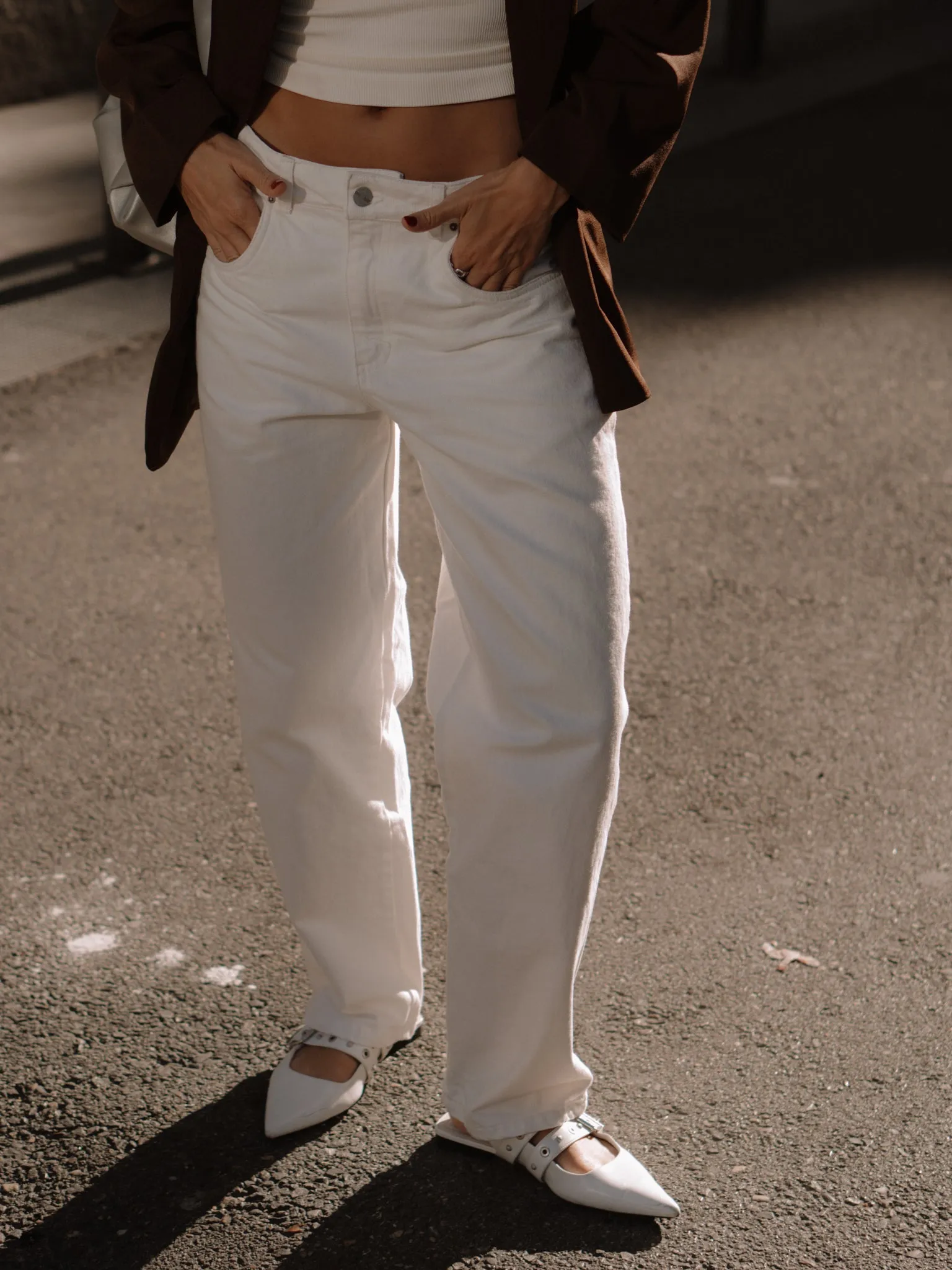 LOW RISE STRAIGHT JEAN  - SOFT WHITE