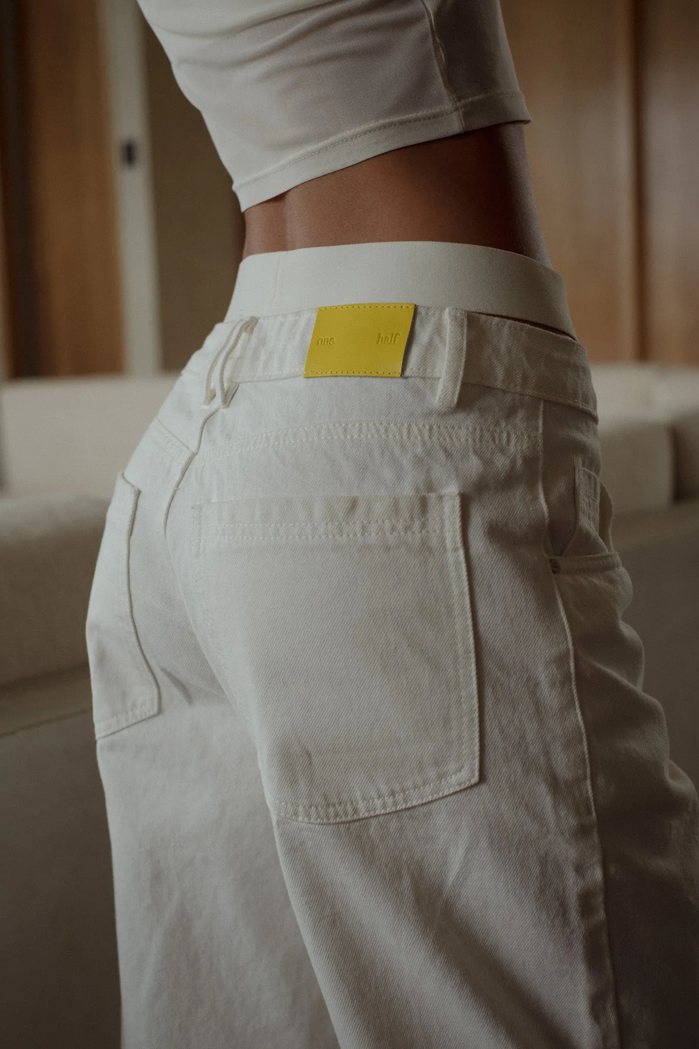 LOW RISE STRAIGHT JEAN  - SOFT WHITE