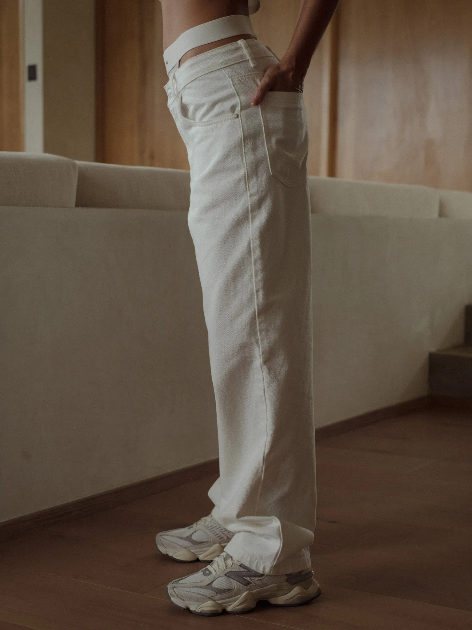 LOW RISE STRAIGHT JEAN  - SOFT WHITE