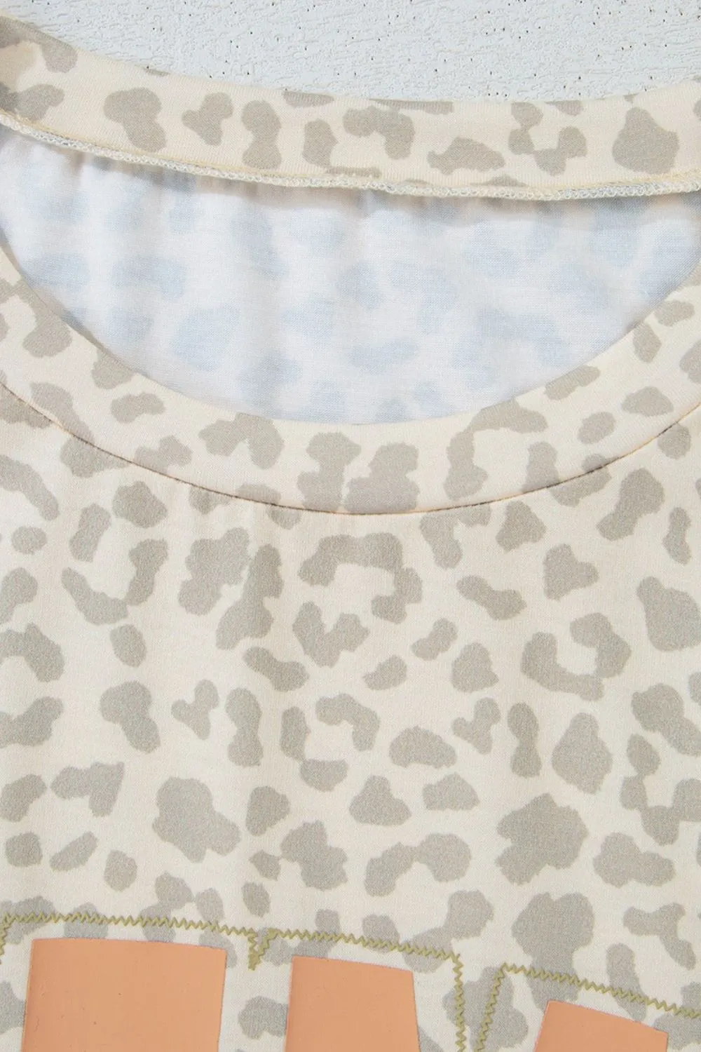 MAMA Letter Graphic Leopard Round Neck T-Shirt