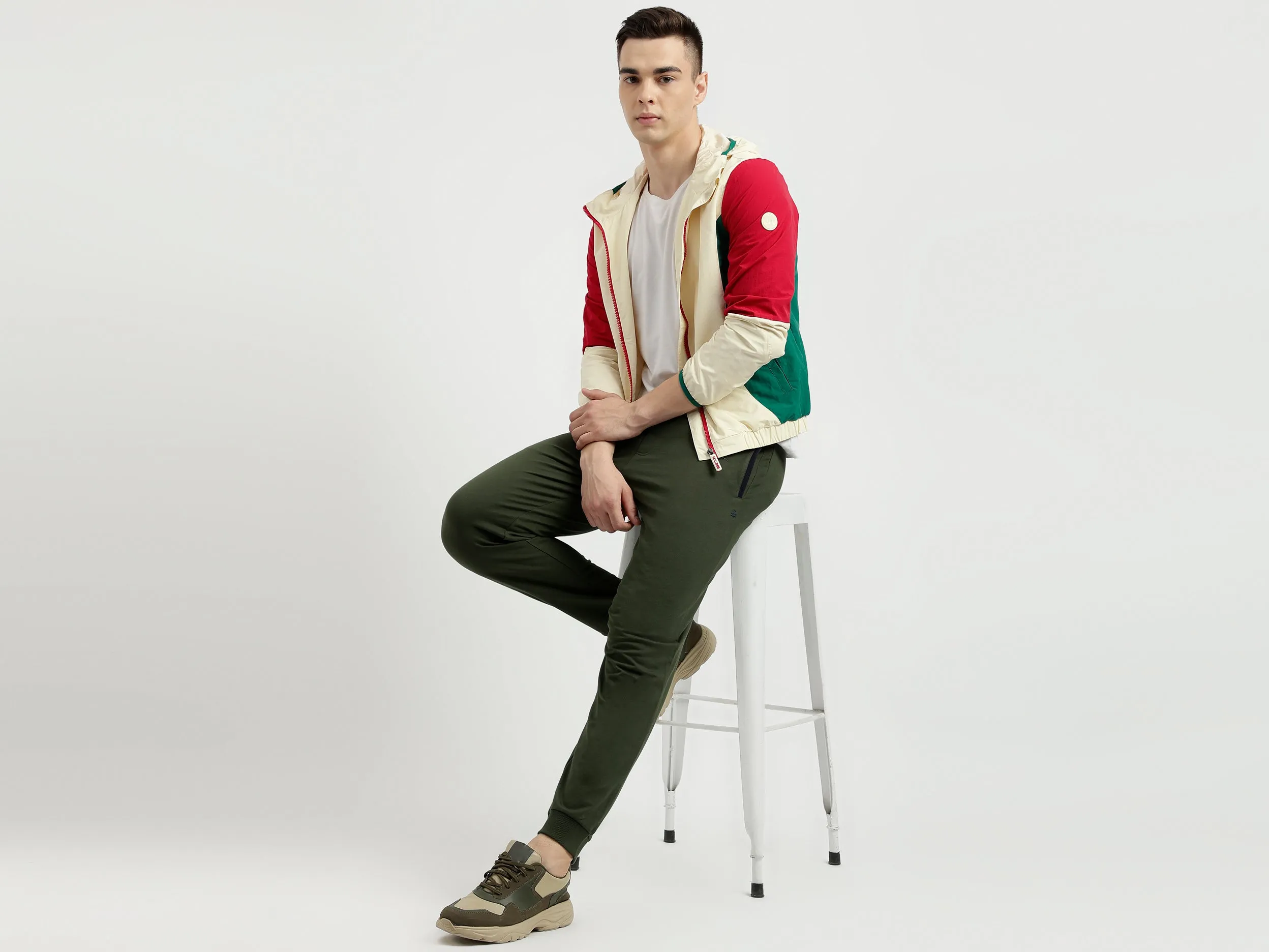 Men's Regular Fit Hooded Neck Color Blocked Jacket