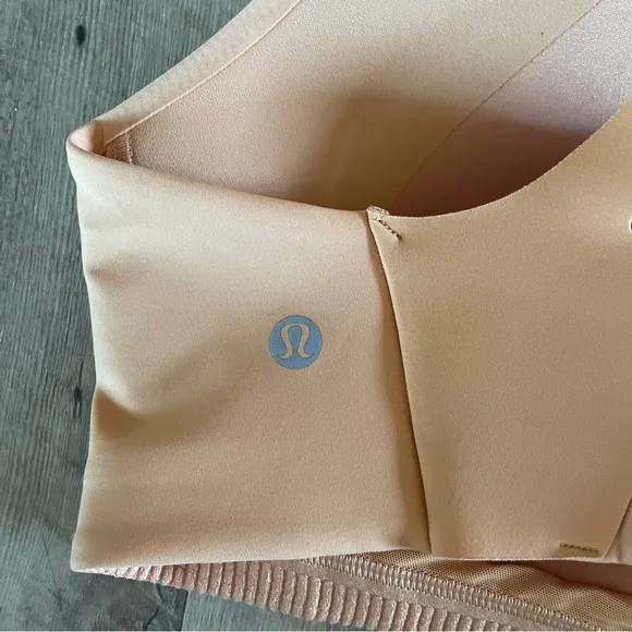 New Lululemon AirSupport Bra Warm Apricot Sports Bra