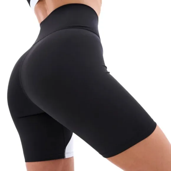NEW Size Medium Bandier P.E. Nation Sprint Time High Rise Black Crossover Short