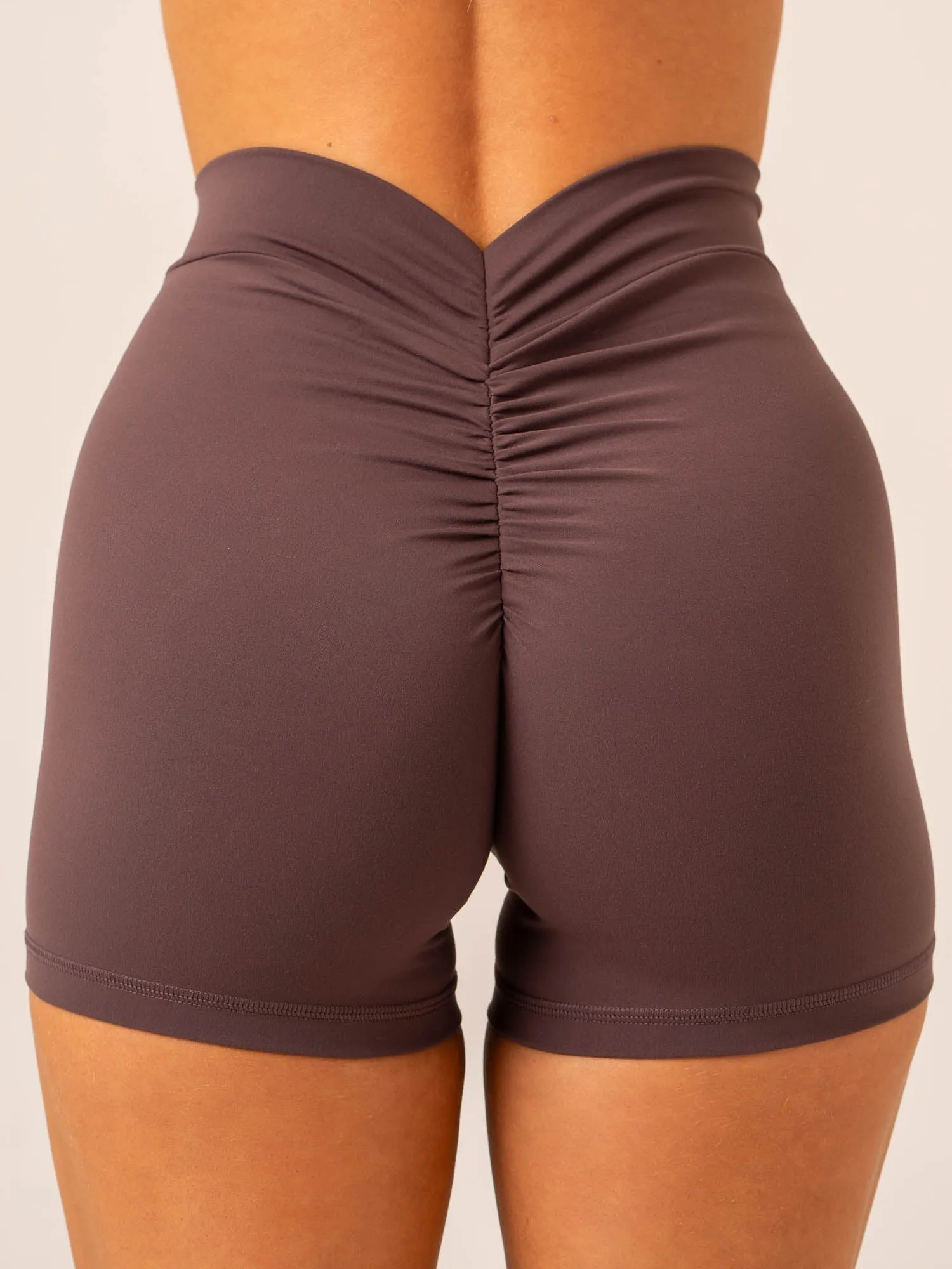 NKD V Scrunch Shorts - Plum