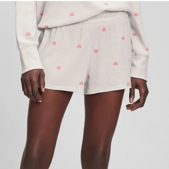 💕NWT‼️ GAP brand Waffle-Knit Long Sleeve &amp; Shorts Lounge Set