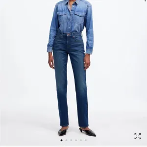 NWT Madewell Mid-Rise ‘90s Straight Jean - 33 Petite