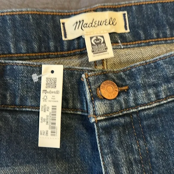 NWT Madewell Mid-Rise ‘90s Straight Jean - 33 Petite