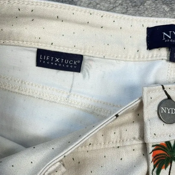 NWT NYDJ Cirque Des Palm Tree High Rise A Line Short Fray Hem Tropical Sz 10