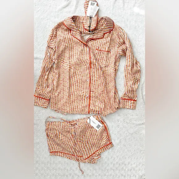 NWT- PLUSH x Free People SILKY OP ART LONG SLEEVE   SHORTS PJ SET WITH EYE MASK