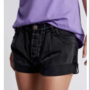 ONE TEASPOON FADED BLACK SMITHS TAILORED LOW WAIST DENIM SHORTS