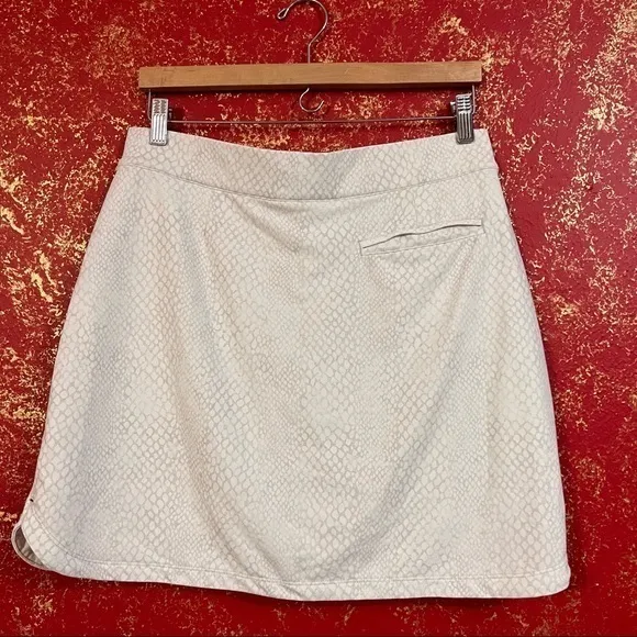 PETER MILLAR Women White Snake Print Shorts Skort L