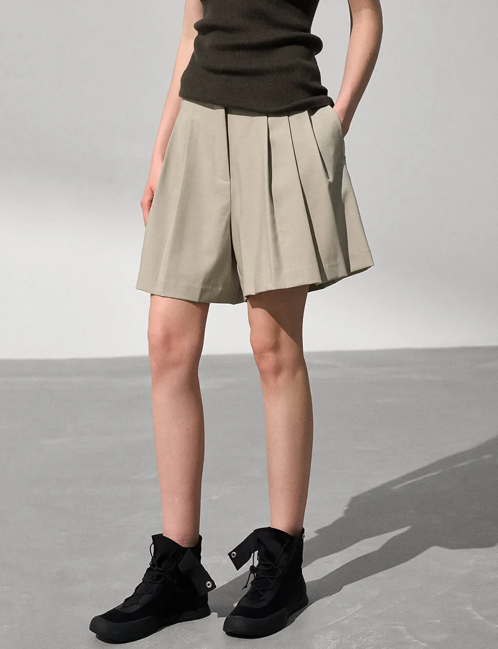 Pleated  Flared Tan Shorts