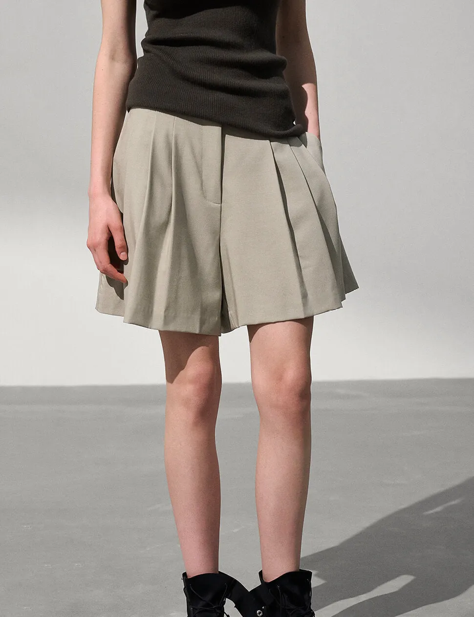 Pleated  Flared Tan Shorts