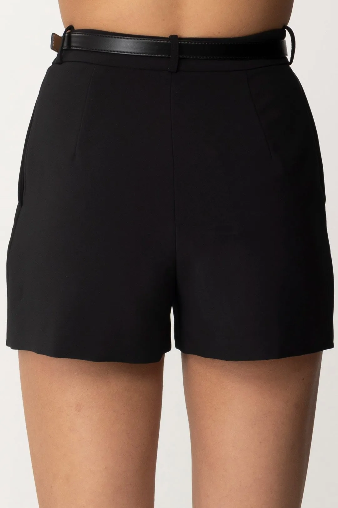 Shorts con Piping e Cintura