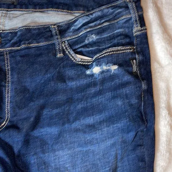 SILVER JEANS ELYSE SLIM BOOTCUT MIDRISE CURVY 24 distressed
