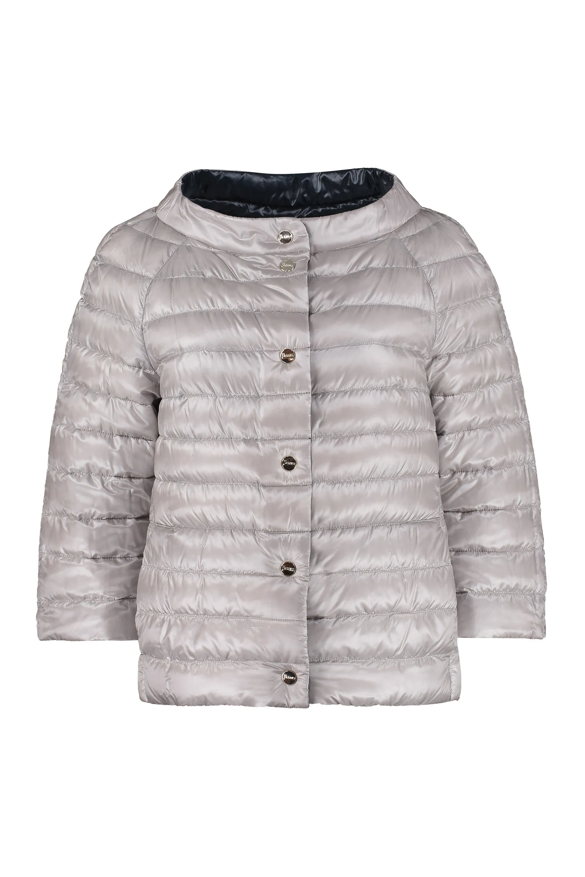 Snap button fastening down jacket