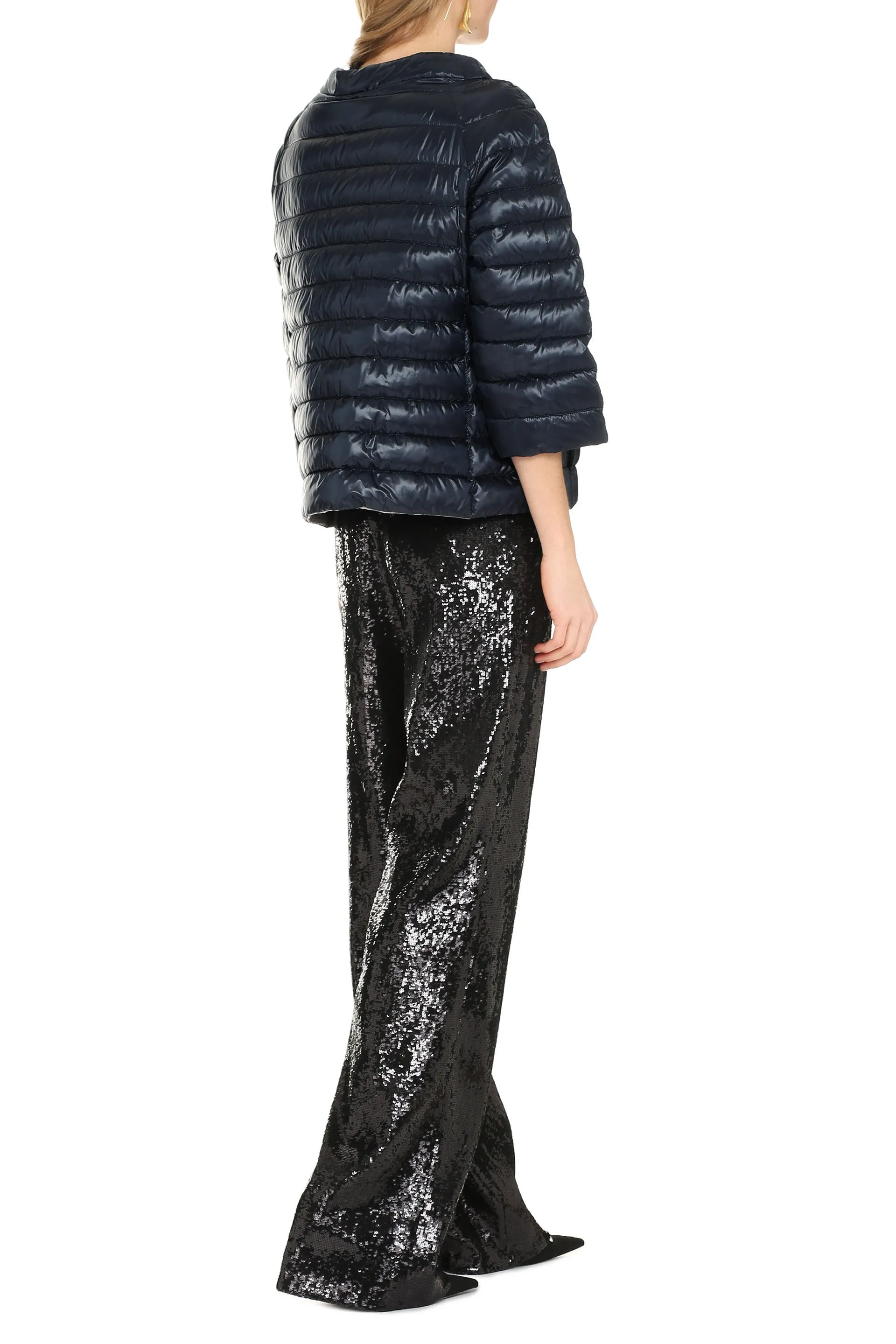 Snap button fastening down jacket