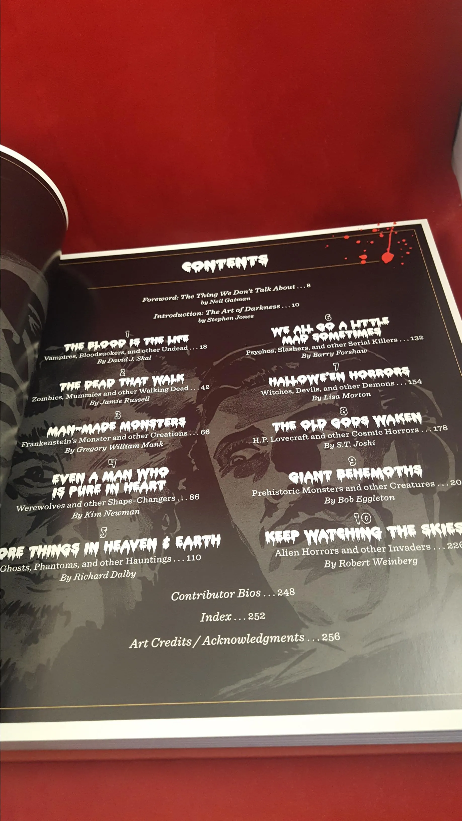 Stephen Jones - The Art of Horror, Applause Theatre & Cinema Books, 2015