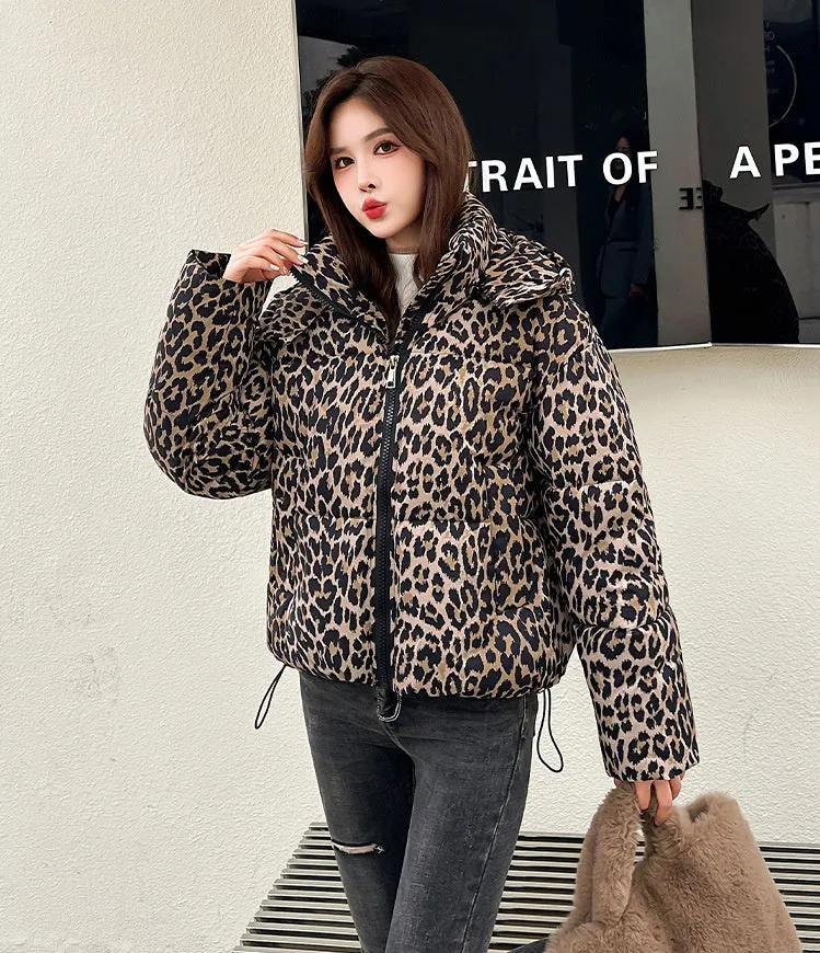 Stylish Quilted Puffer Jacket in Leopard Print for Women
